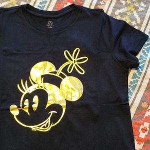 Woman's Minnie Mouse tee shirt